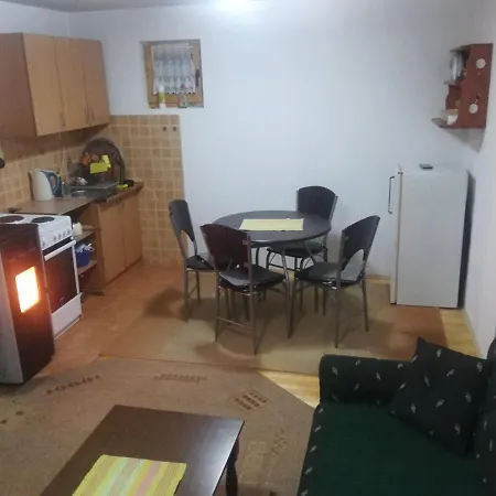 Vikendica Aladin Holiday home *